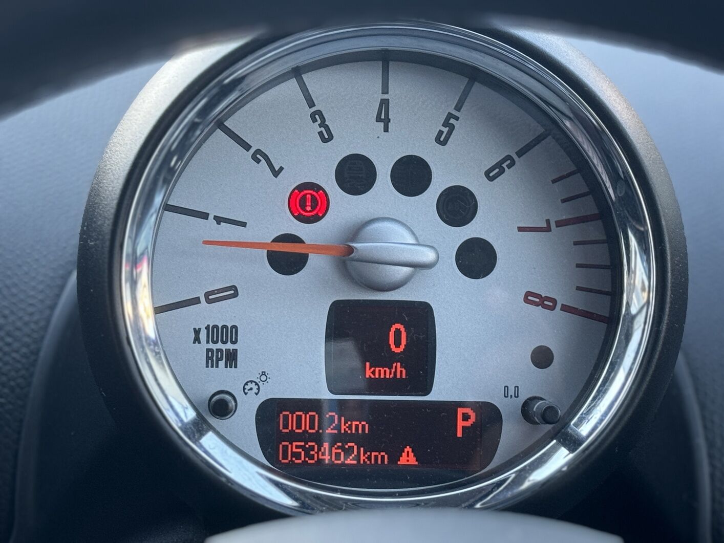 BMW Mini Cooper Crossover - Upgradable to Apple CarPlay - Yoko Drive